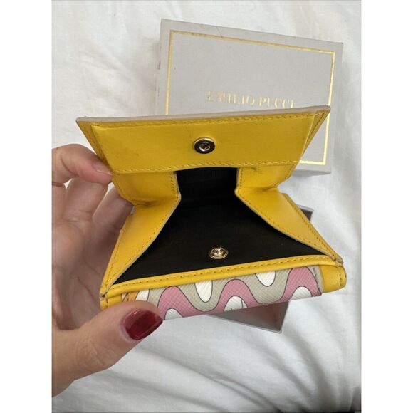 Emilio Pucci Tri Fold Pouch Wallet W/box - Picture 14 of 16